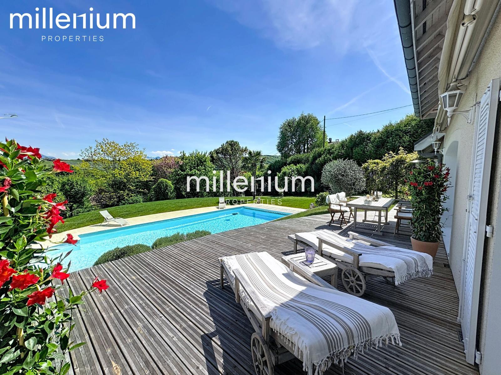 Superbe Villa au calme à proximité immédiate de Genève