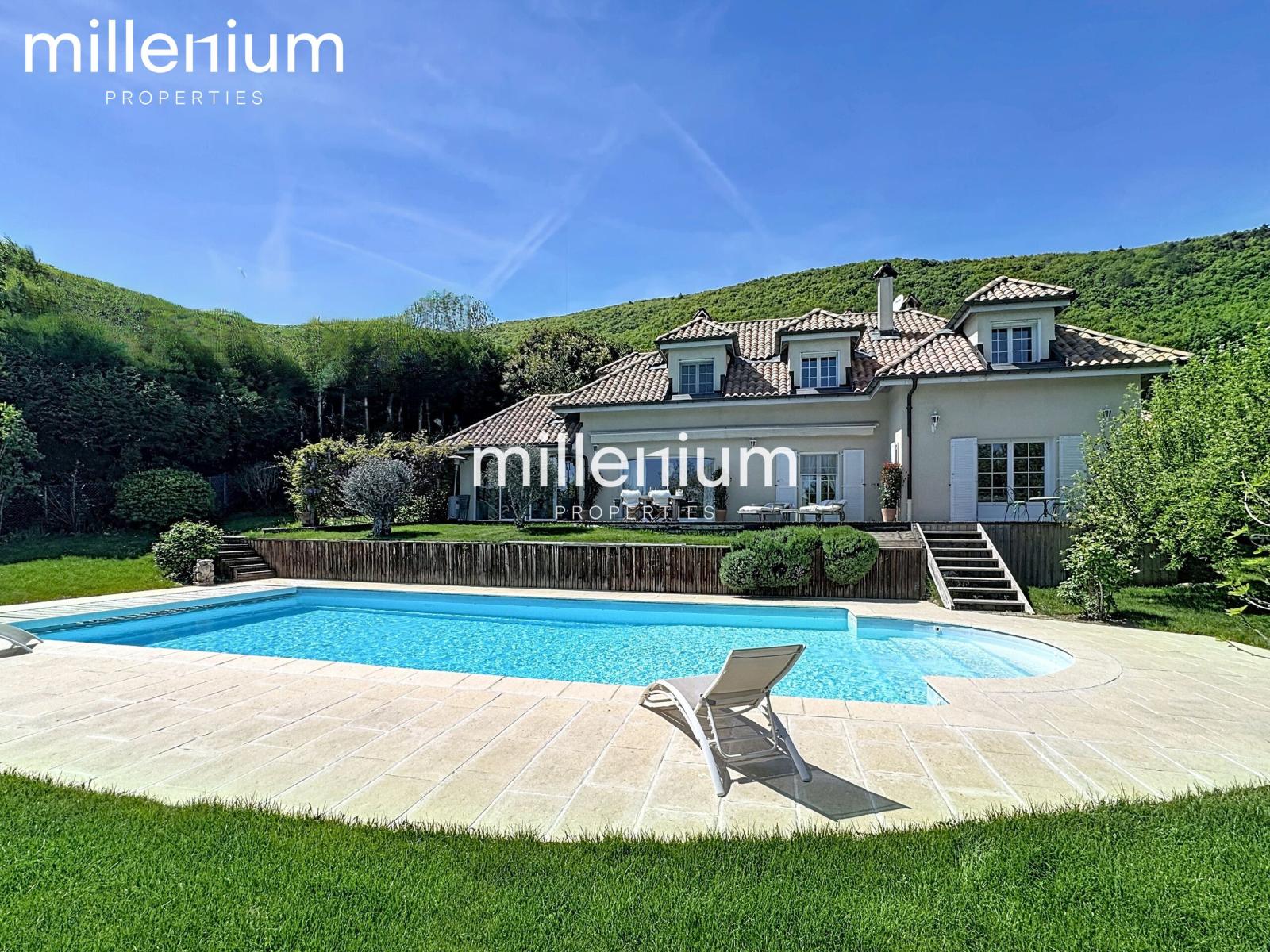 Superbe Villa au calme à proximité immédiate de Genève