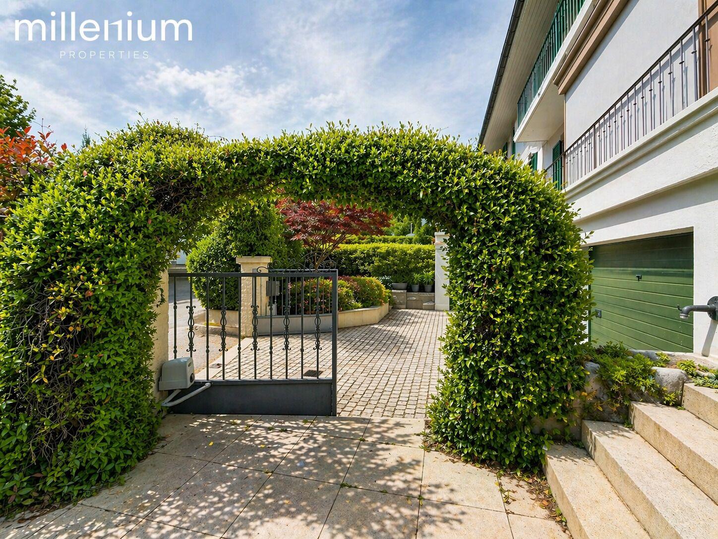 Belle maison 8P avec piscine à Onex