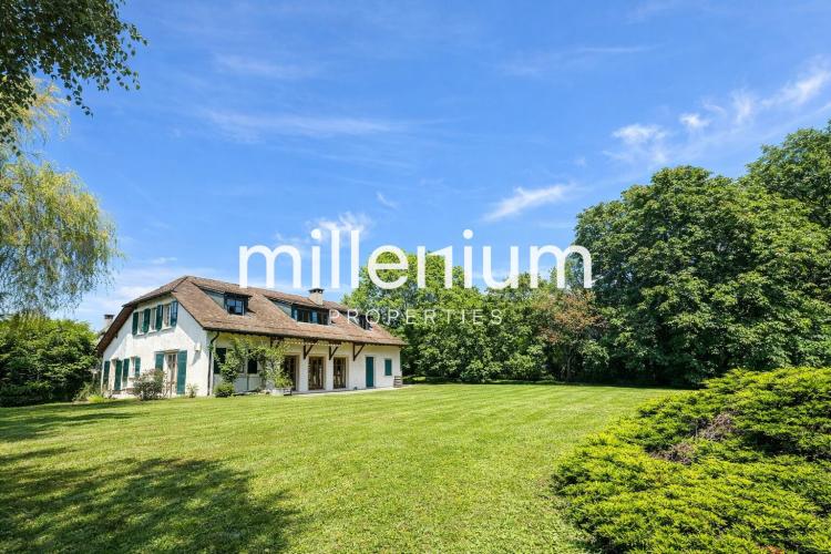 Villa de maitre au cœur de la campagne Genevoise.