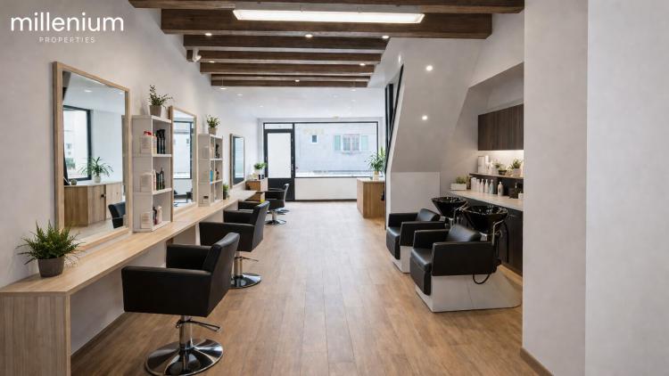 Maison avec local commercial au cœur du village de Vernier