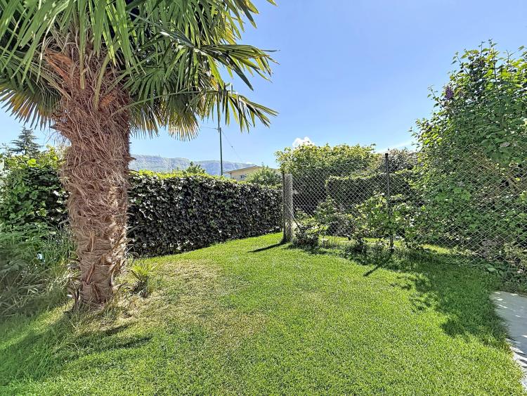 Belle maison avec terrasse et jardin dans un cadre verdoyant à Vessy