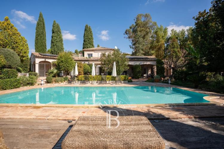 Saint-Paul de Vence – Bastide de charme avec piscine, jardin paysager et 5 chambres