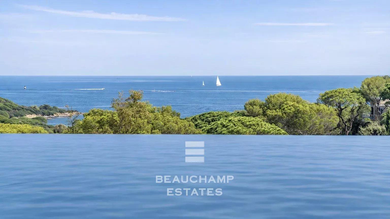 Propriété exceptionnelle contemporaine au coeur d'un domaine privé