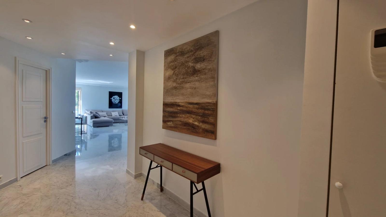 LE CANNET - GRAND APPARTEMENT T4 TRAVERSANT - PLEINE VUE MER