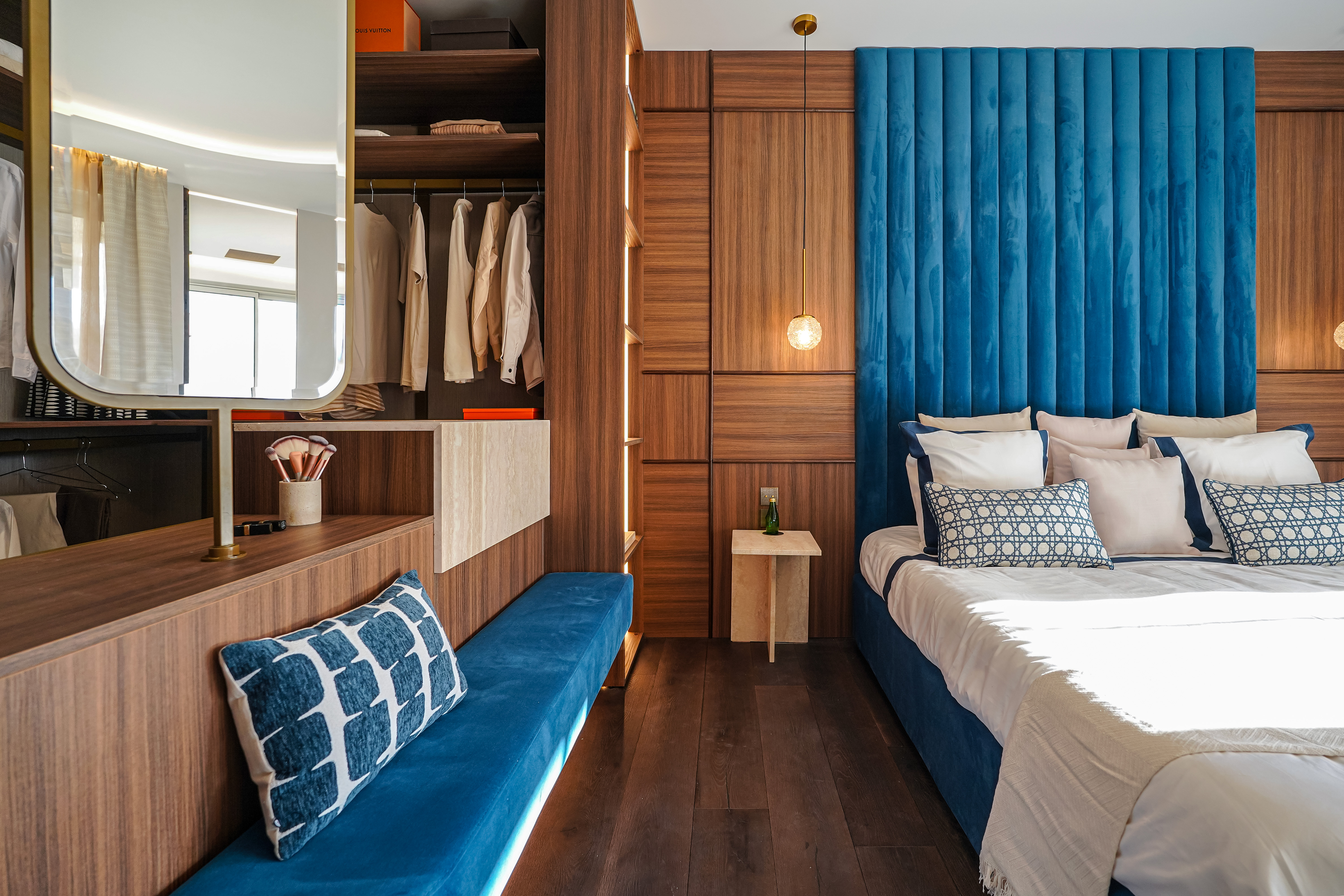 15e12_chambre-master-chateau-perigord-barnes-valeri-agency-monaco-1767802193.jpg