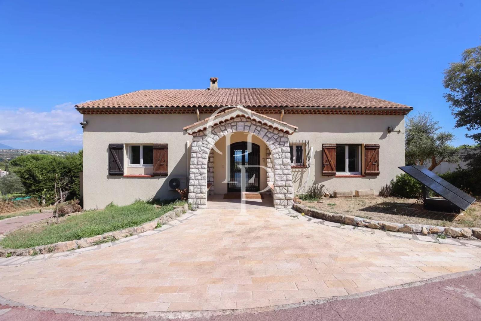 Antibes – Villa avec superbe vue mer