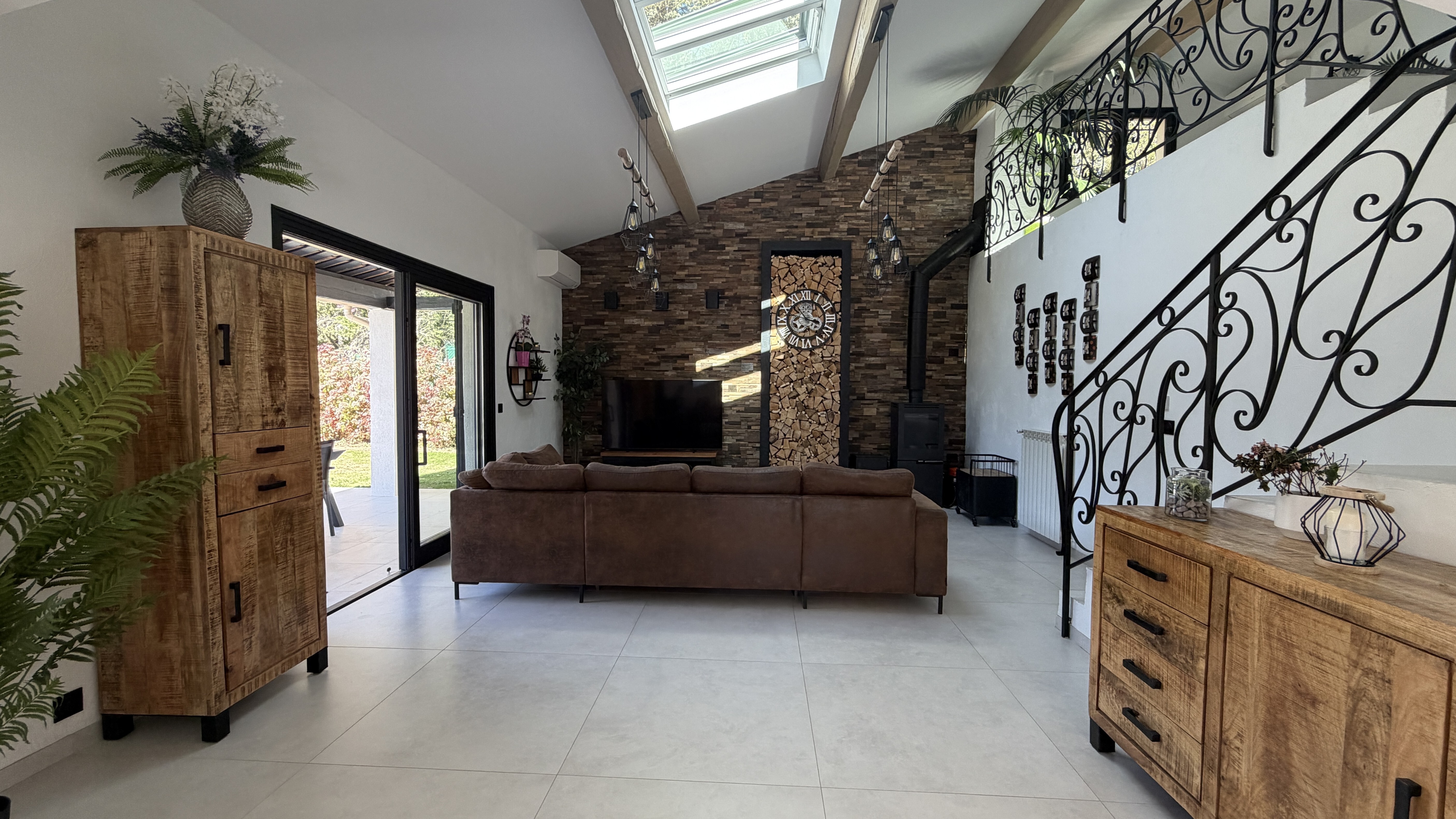 1687c_salon-2-1787822255.jpg