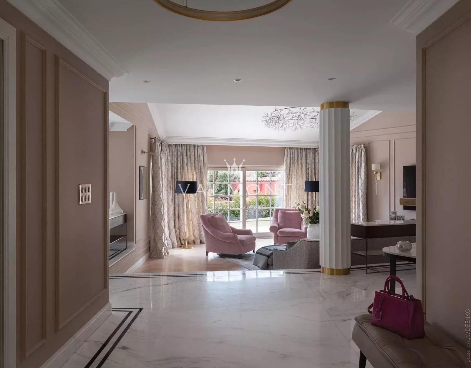 SOMPTUEUSE MAISON DE 5 CHAMBRES PROCHE DE MONACO