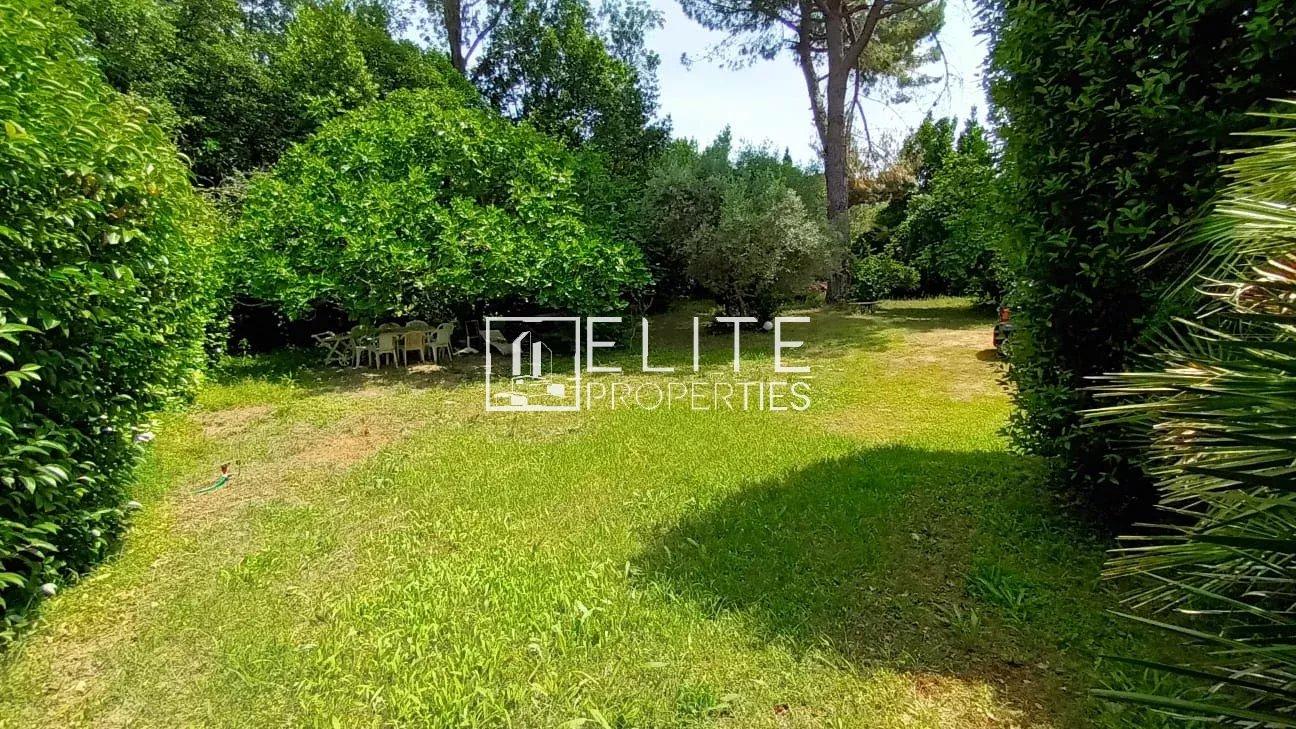 Mougins - Charmante Maison de Plain-pied à Rénover