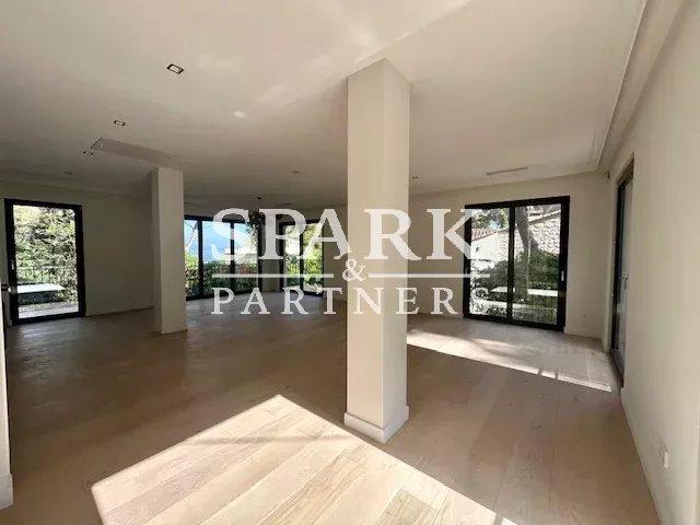 Roquebrune-Cap-Martin - Villa avec piscine proche plages