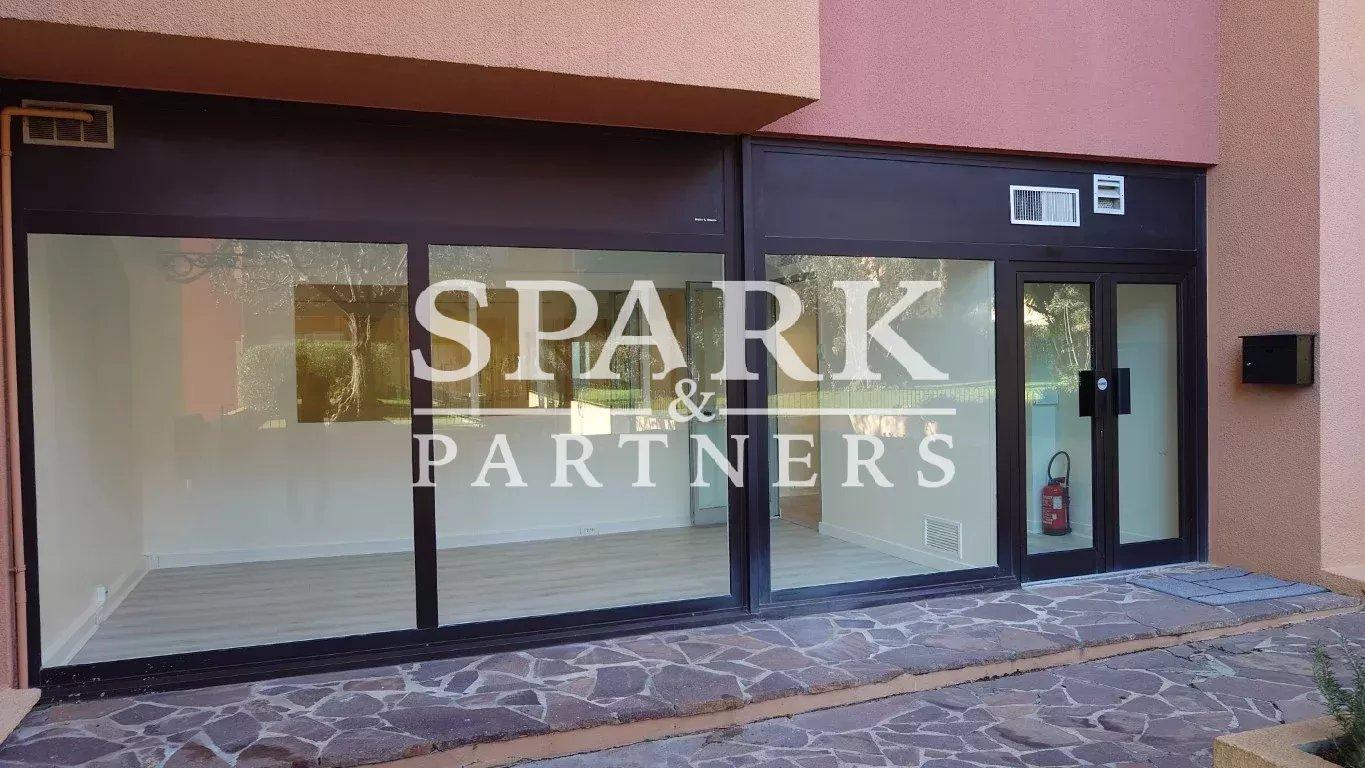 Monaco - Fontvieille - Bureau avec grande vitrine