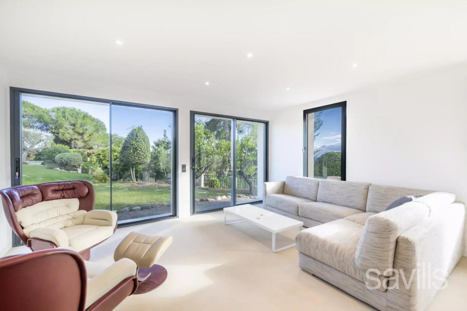 Villa somptueuse face au village de Saint-Paul de Vence