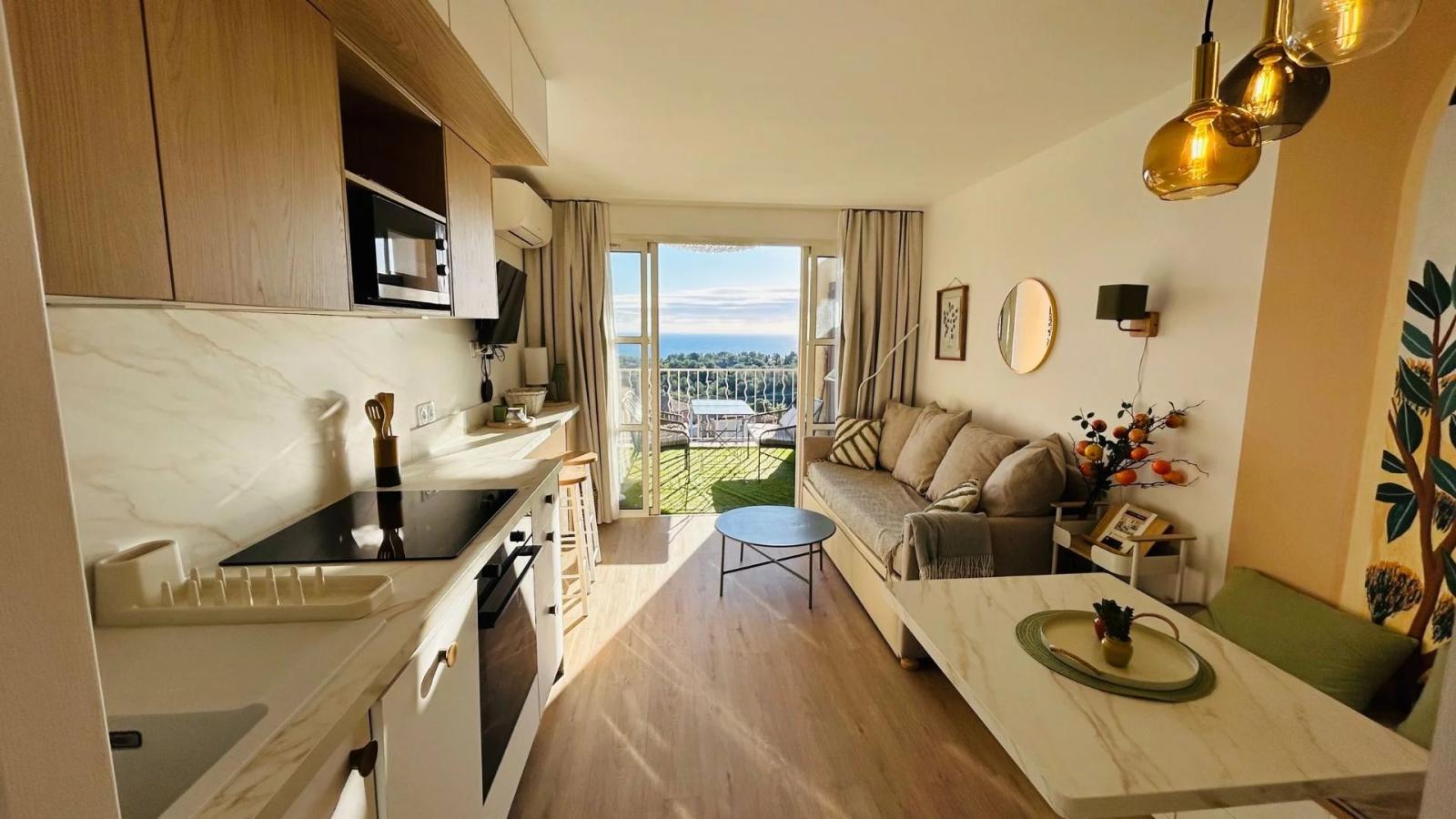 SOUS OFFRE Agay Cap Esterel superbe appartement entièrement rénové, vue mer panoramique