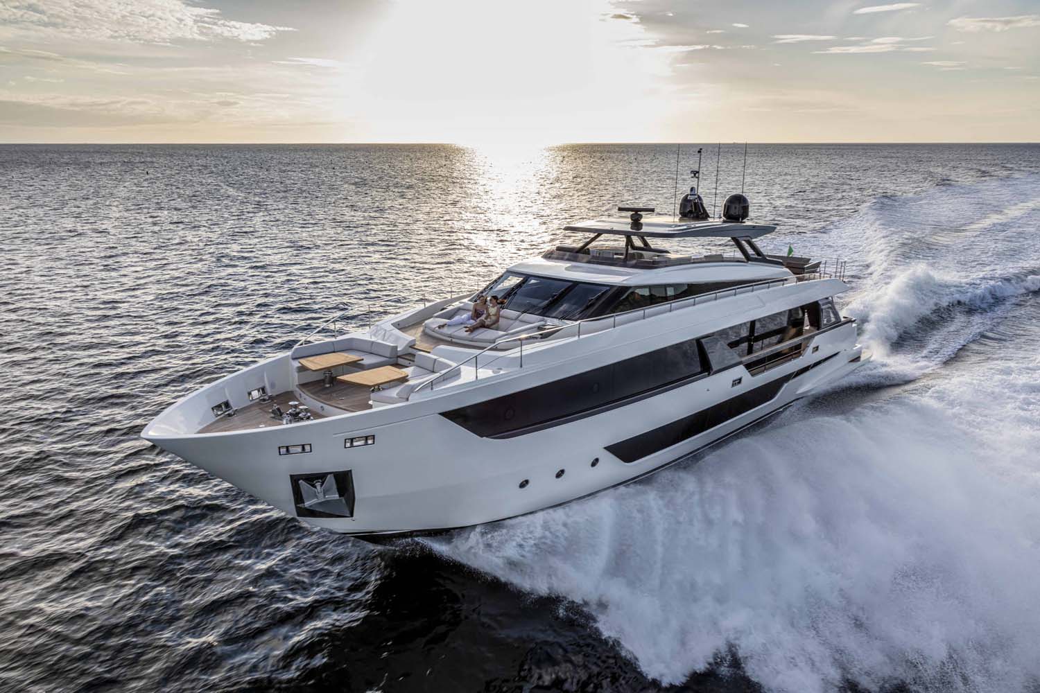 87c16_ep6em_ferrettiyachts1000-yacht-de-luxe-a-vendre-cruising-exterior.jpg