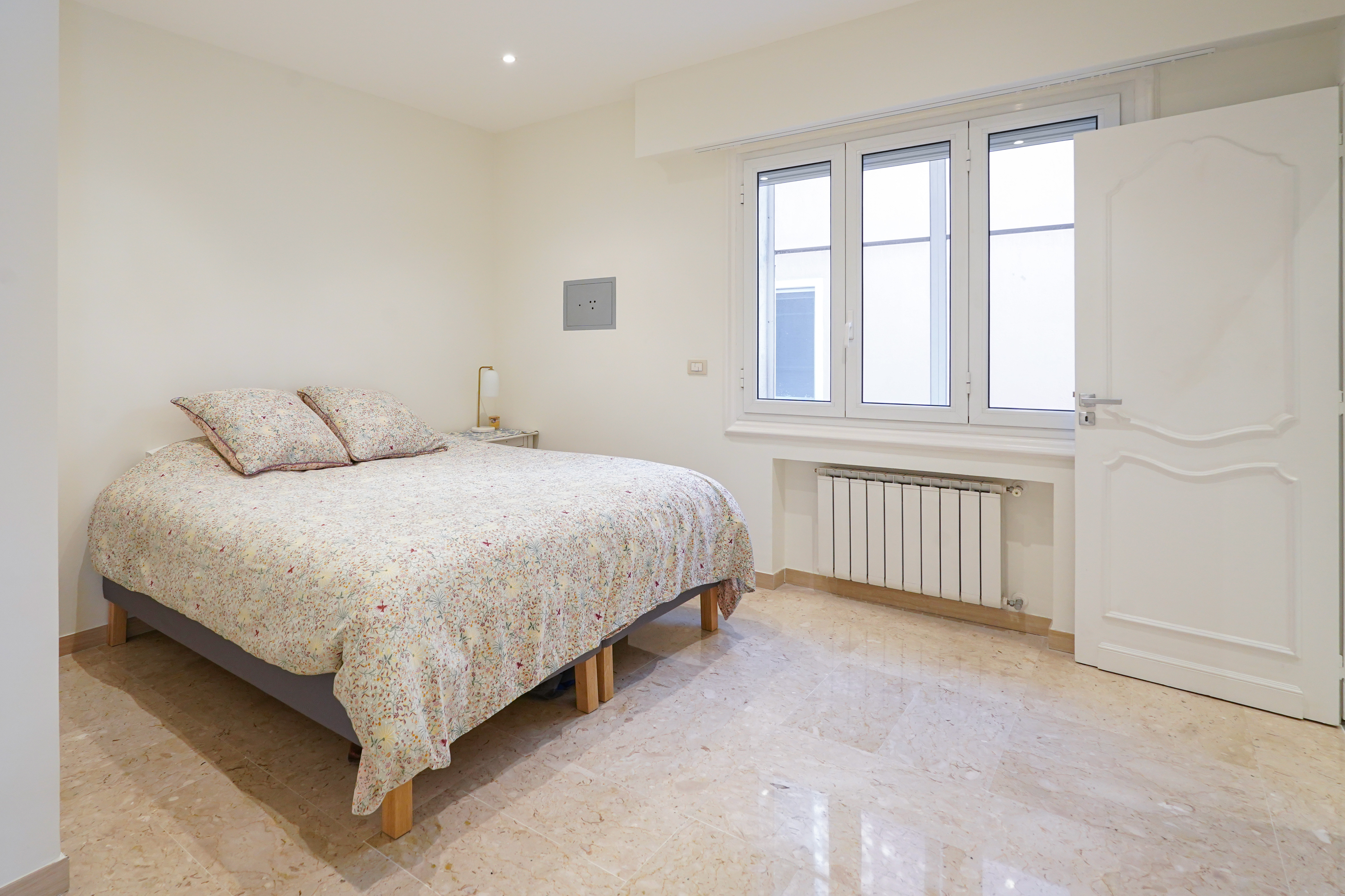1d522_chambre-3-5-pie-ces-zodiaque-barnes-valeri-agency-monaco-1791297191.jpg