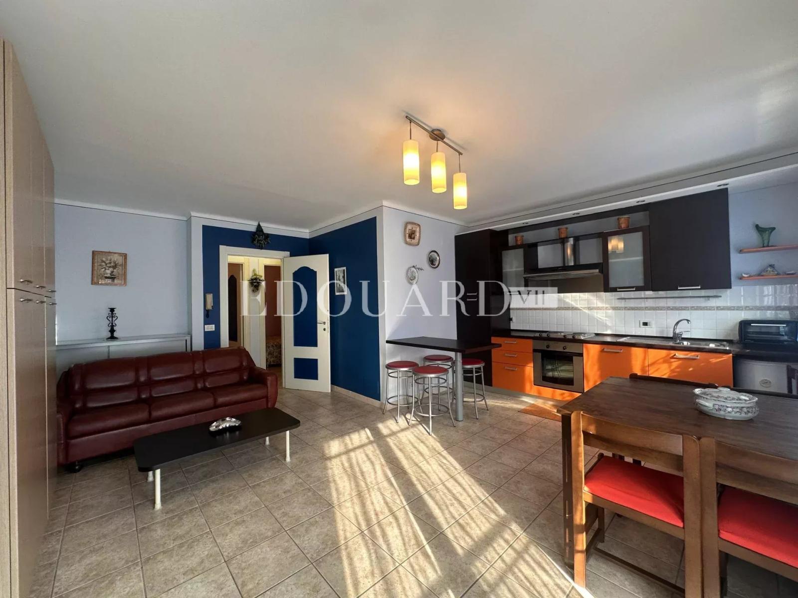 Trois pièces à vendre avec grande terrasse, au cœur du splendide quartier résidentiel de Garavan, exclusivité