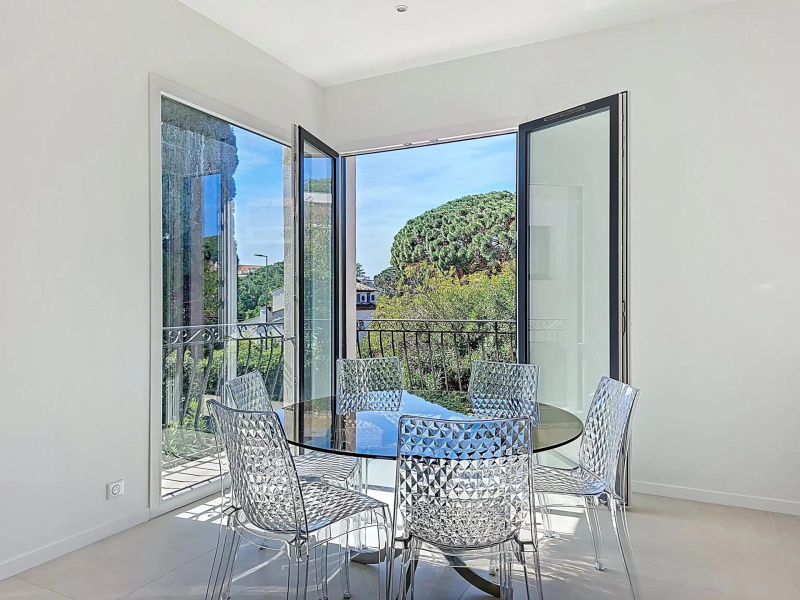 VENTE SUPERBE VILLA RENOVEE - CANNES TASSIGNY