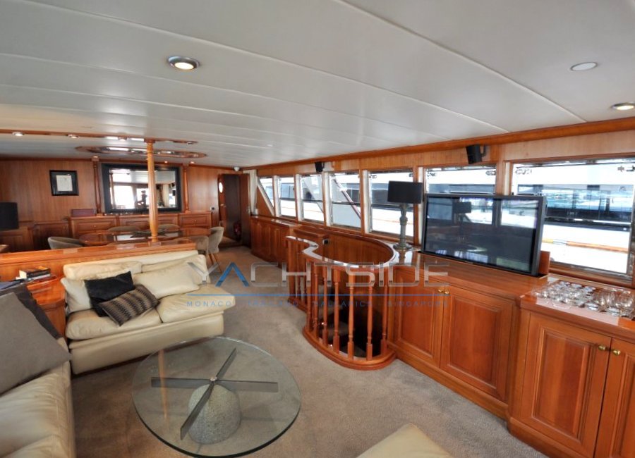 065a2_iy2h7_crn_115_-_motor_yachts_ava_1976_13.jpg