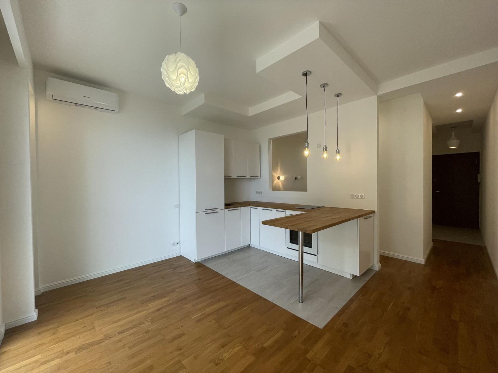 EXCLUSIVITÉ - LE TROCADÉRO - STUDIO 