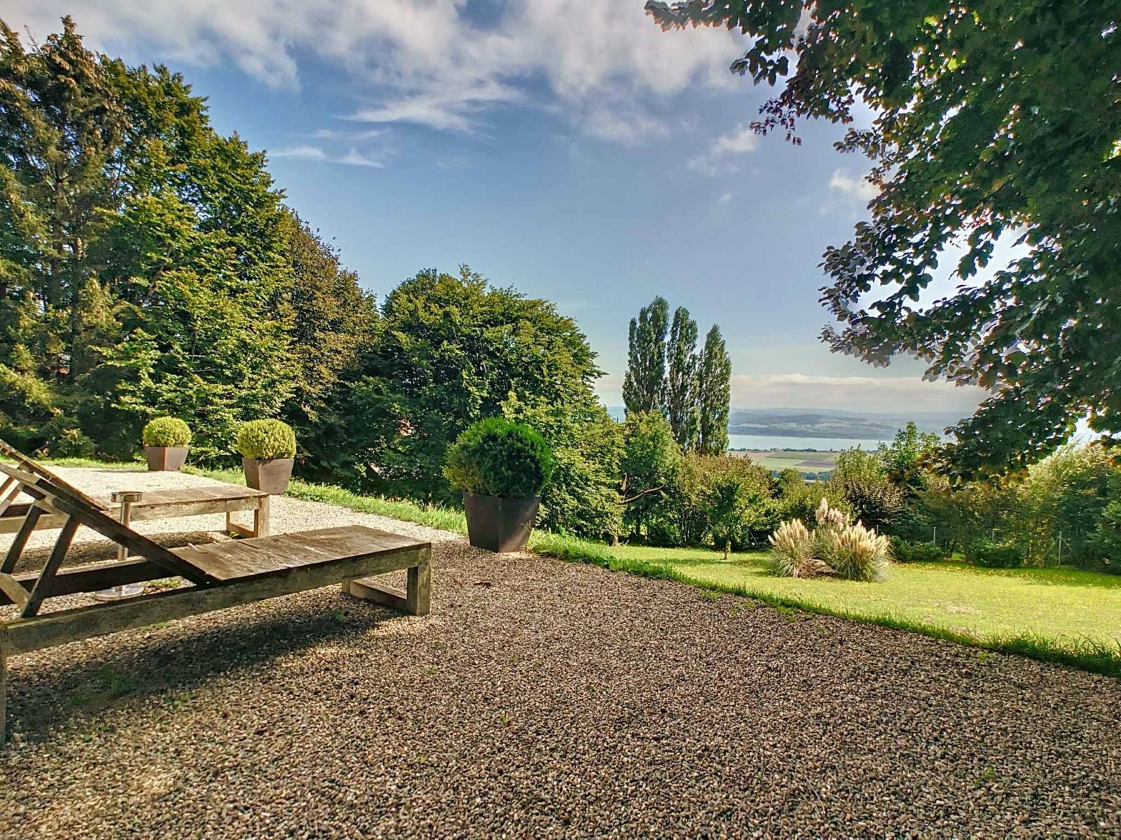 Grande propriété avec vue lac