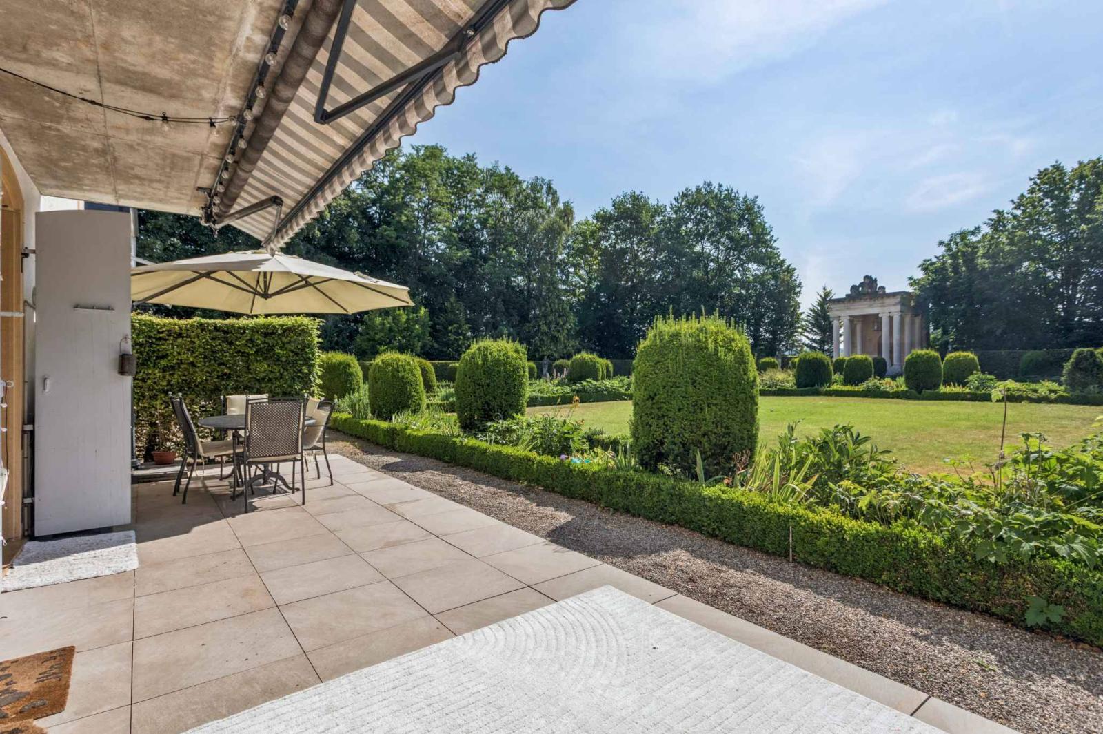 Prestigieux appartement de 6 pièces avec studio indépendant au sein d'un domaine d'exception