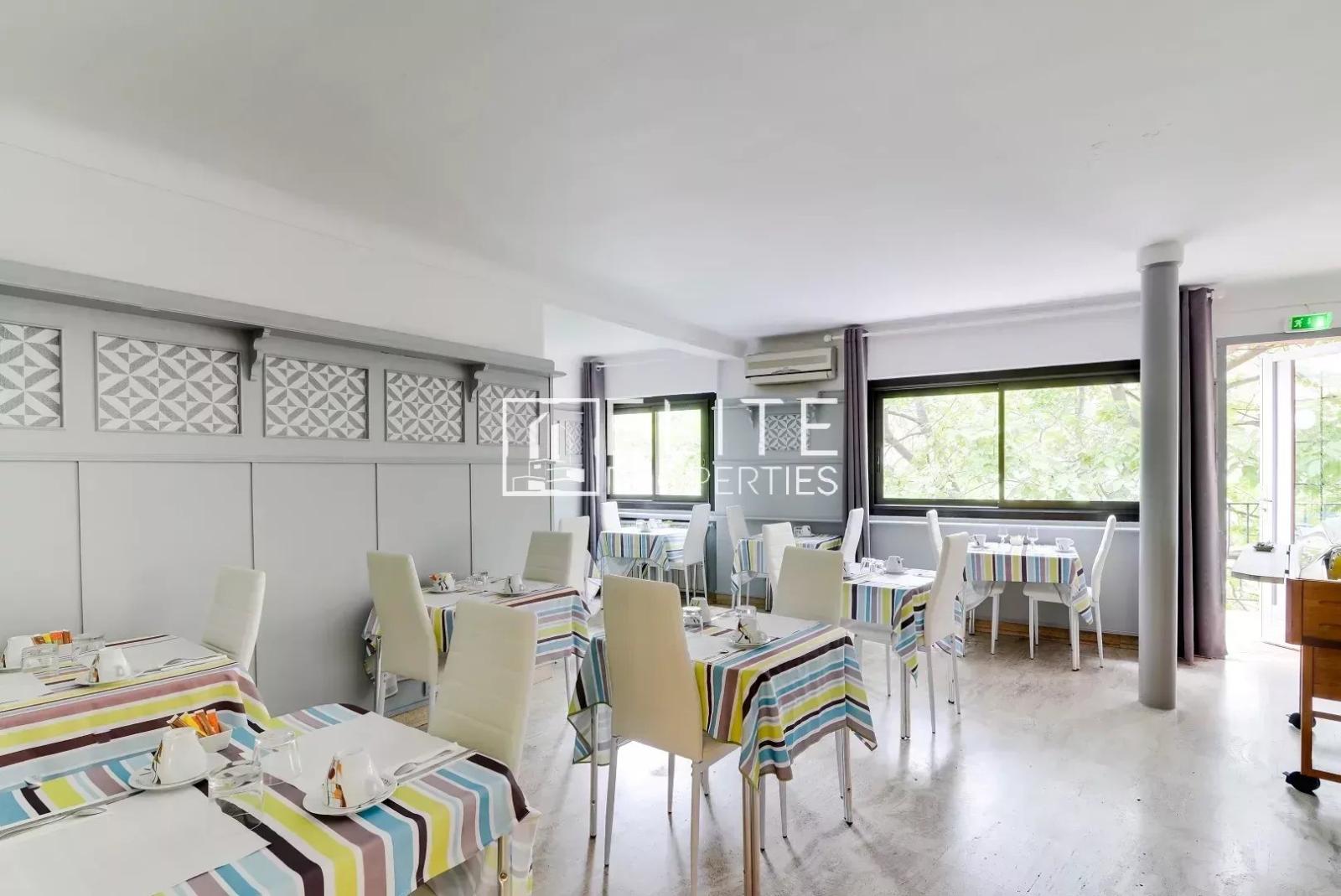 Proximité de Grasse | Hôtel rénové