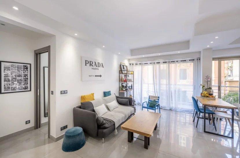 Bel appartement avec vue sur le port Hercule et le circuit de Formule 1