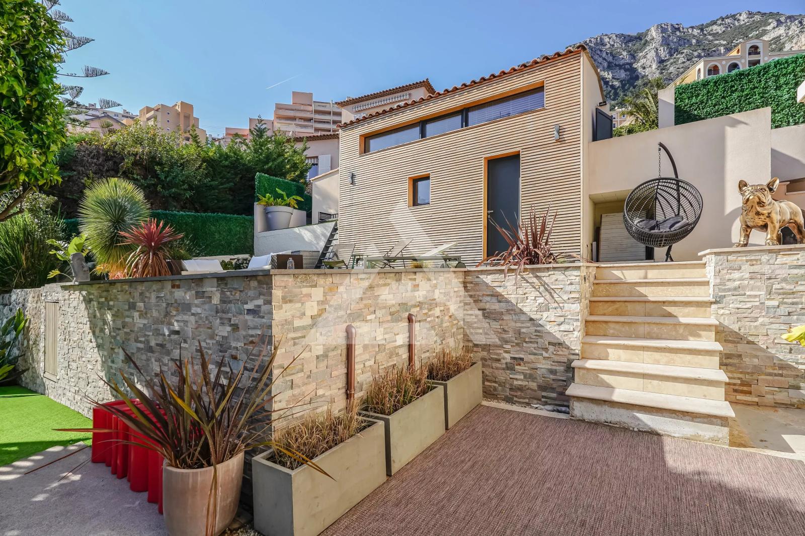 VILLA  AVEC PISCINE - BEAUSOLEIL - GARAGE ET PARKING