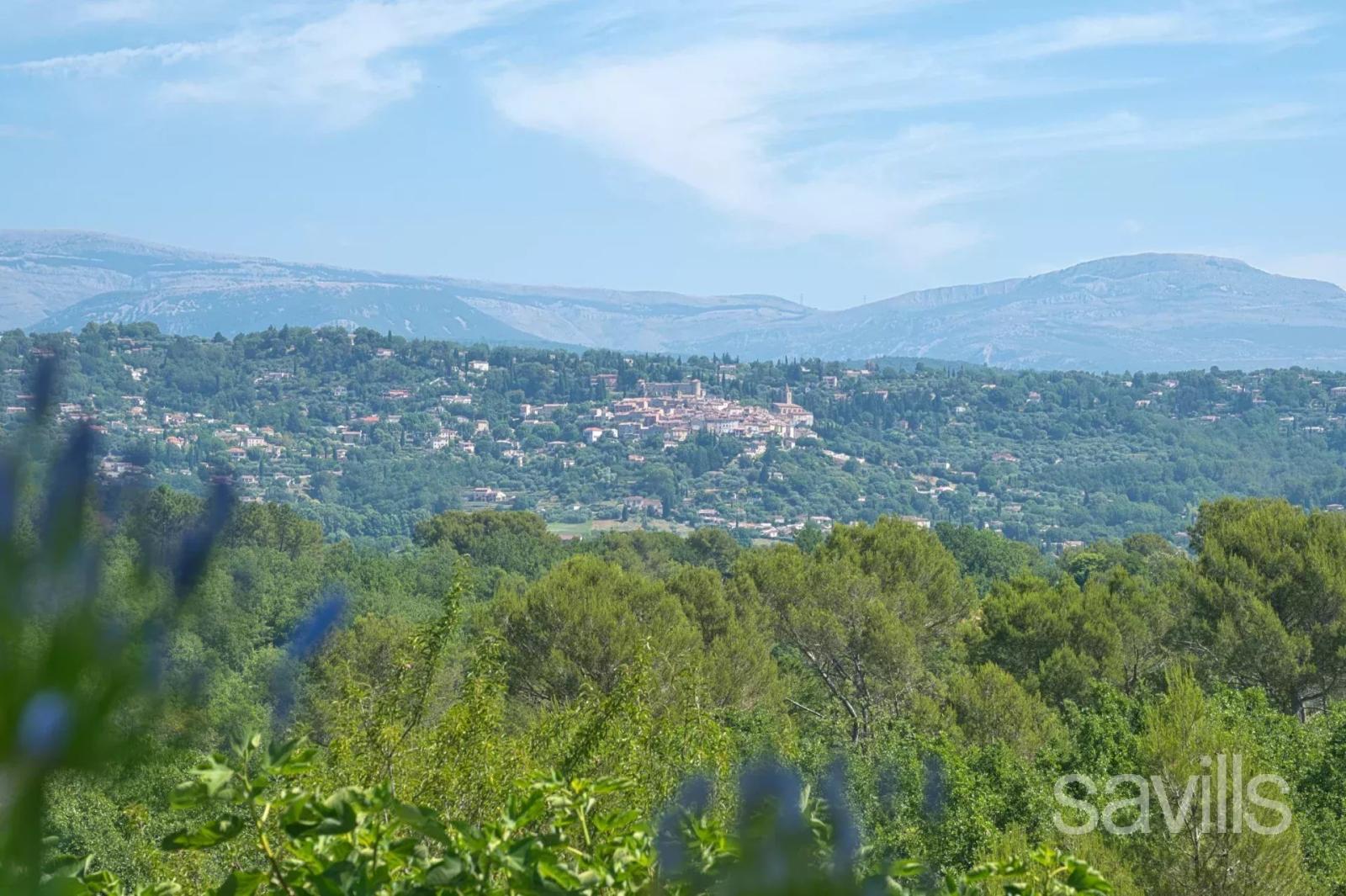 Villa de prestige avec vue panoramique.