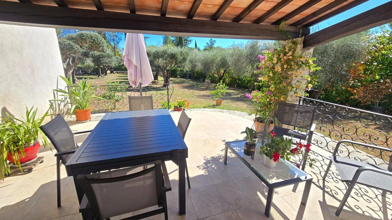 MAISON 5 PIÈCES 135 m² + PISCINE & DOUBLE GARAGE – TERRAIN 3 300 m²