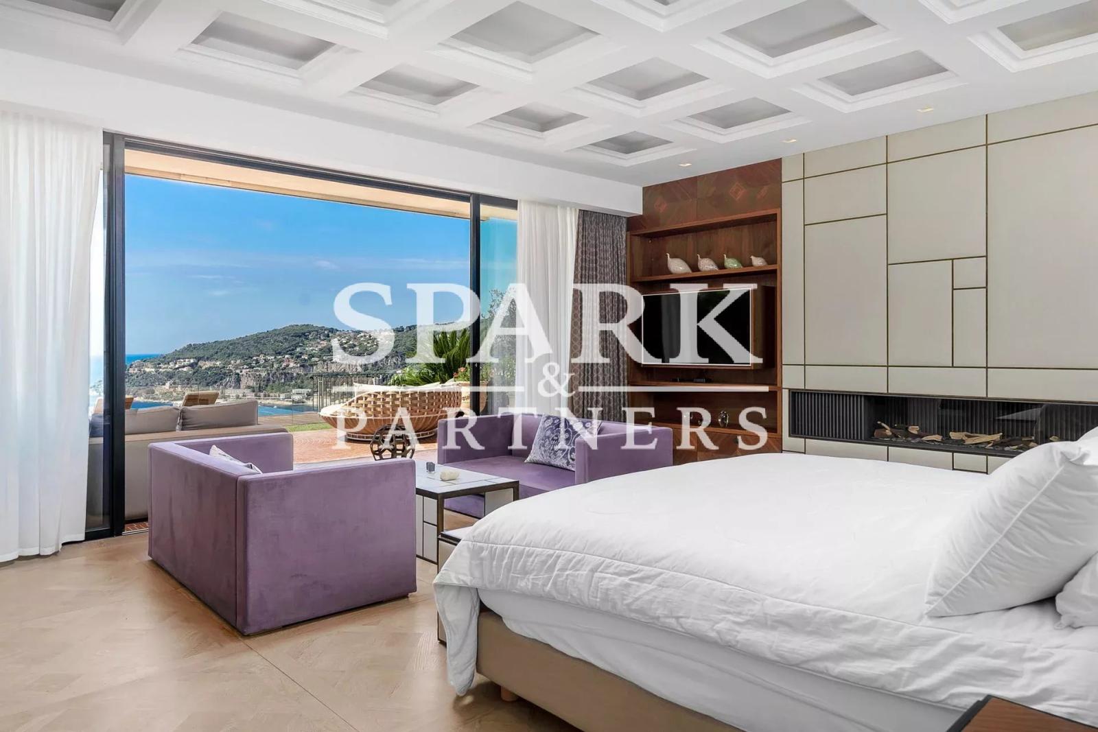 Villefranche sur Mer - Unique propriété avec vue imprenable sur la mer