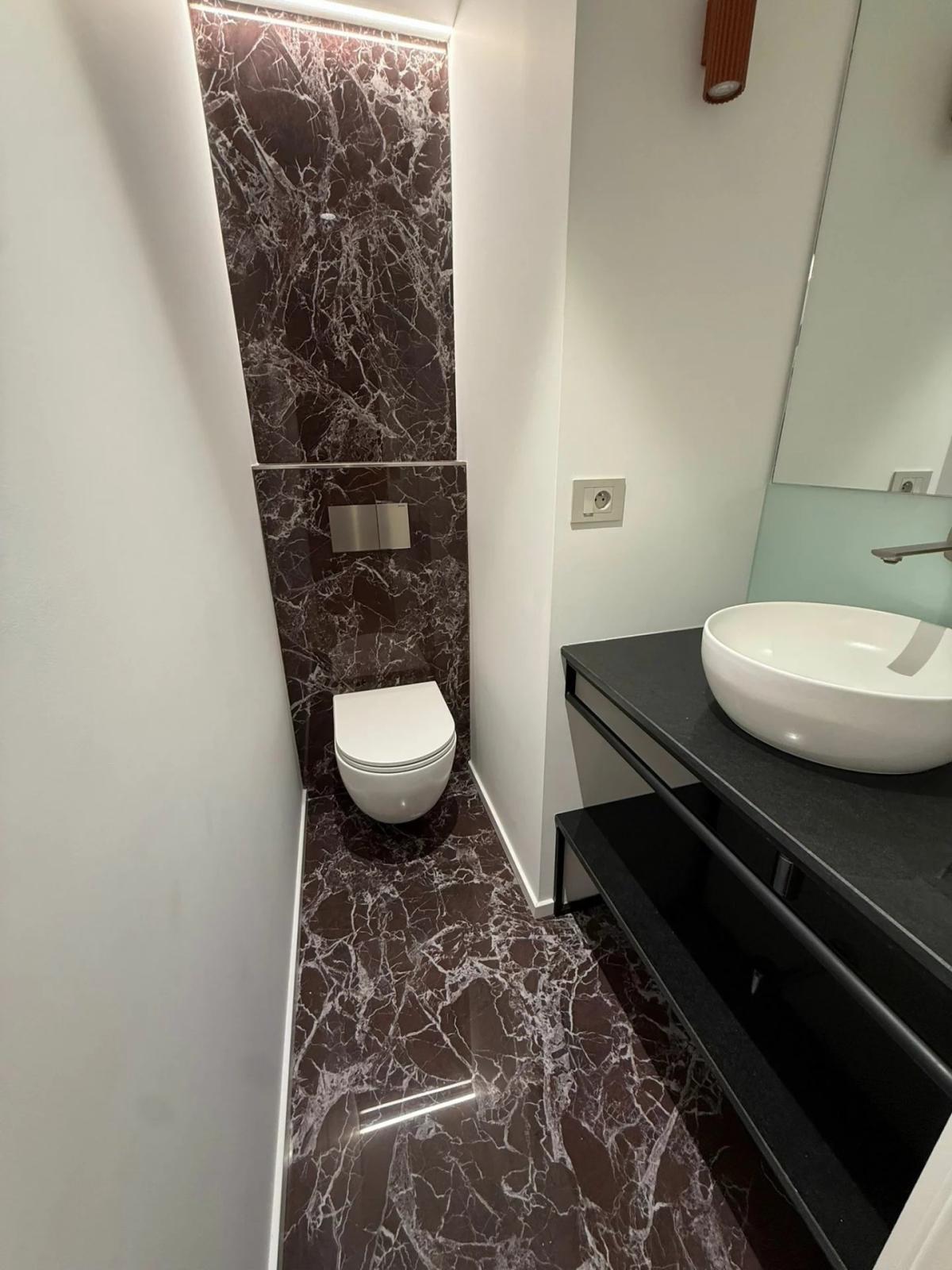 Appartement rénové de 2 chambres