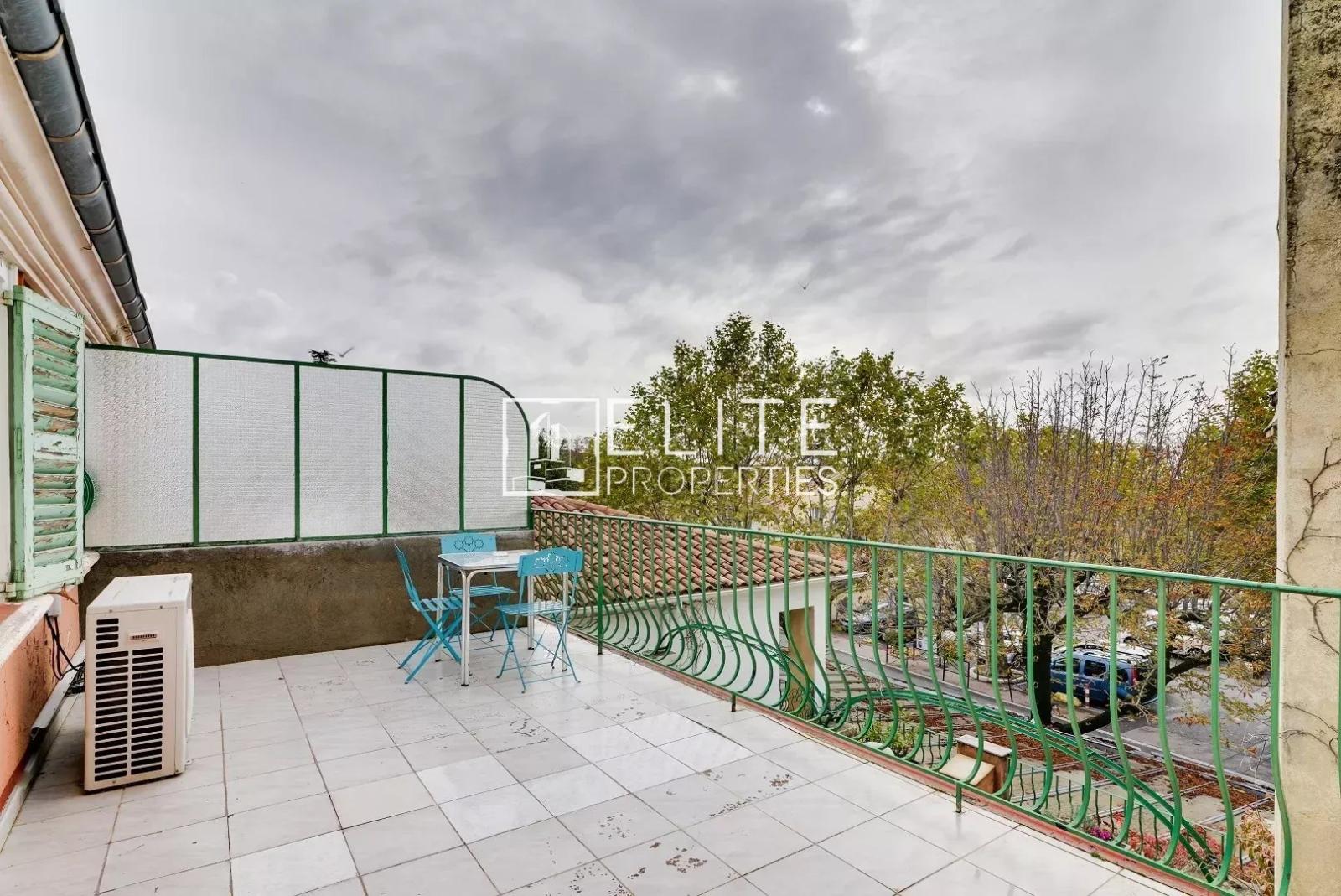 Proximité de Grasse | Hôtel rénové