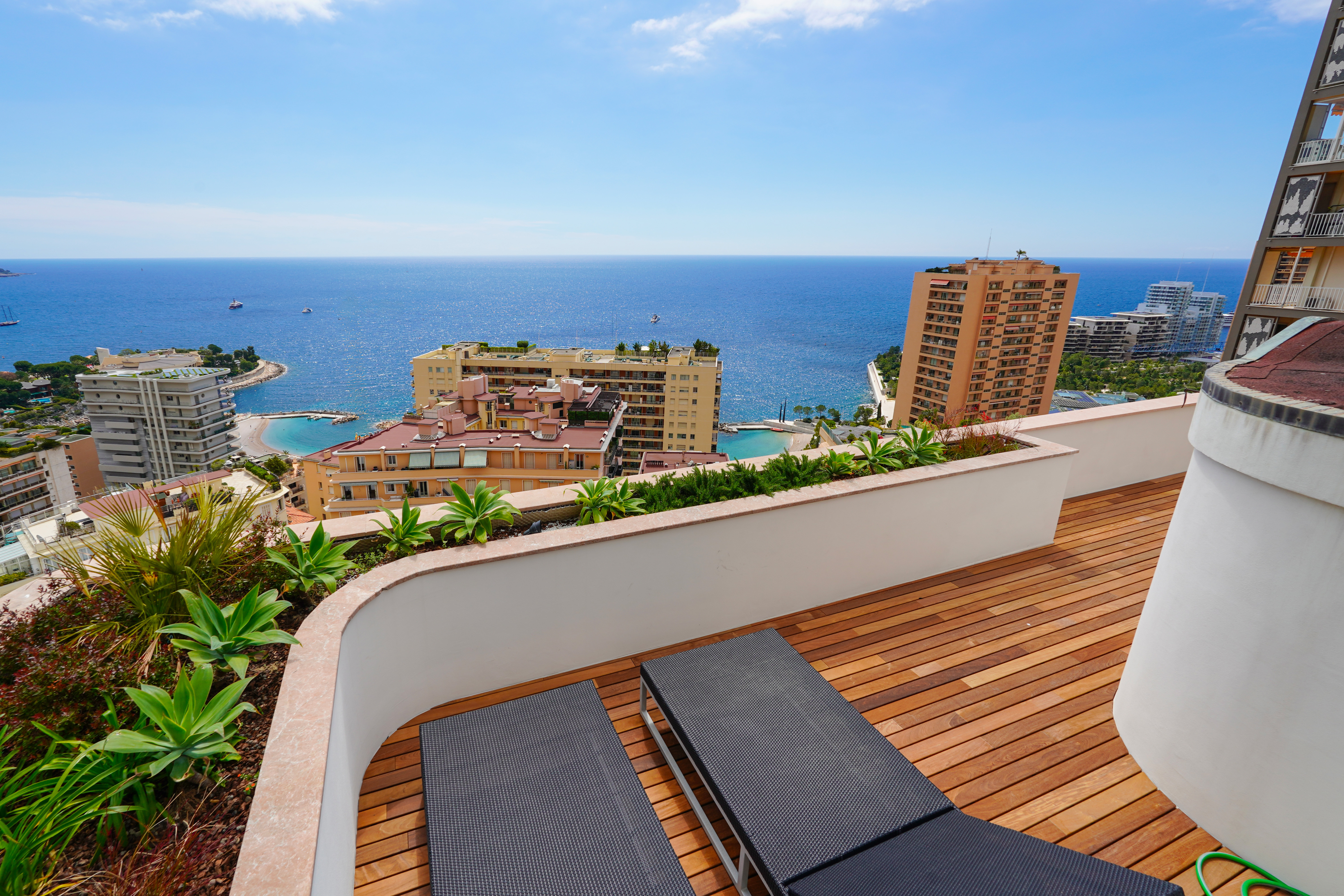 24Oxh_terrasse-vue-mer-villa-annonciade-barnes-valeri-agency-monaco-1779292135.jpg