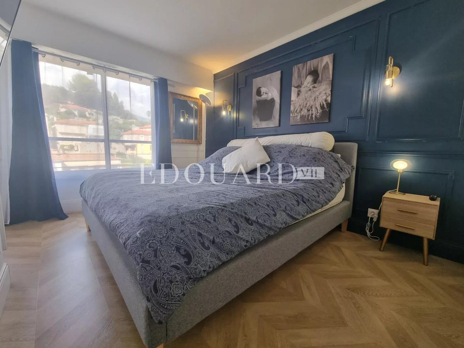 En exclusivité splendide quatre pièces traversant, entièrement rénové avec terrasse et garage