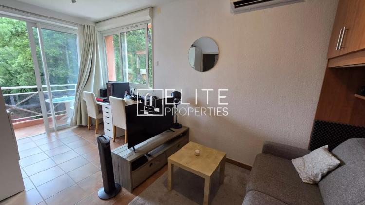 STUDIO 24m² + TERRASSE + 2 PARKINGS GRASSE