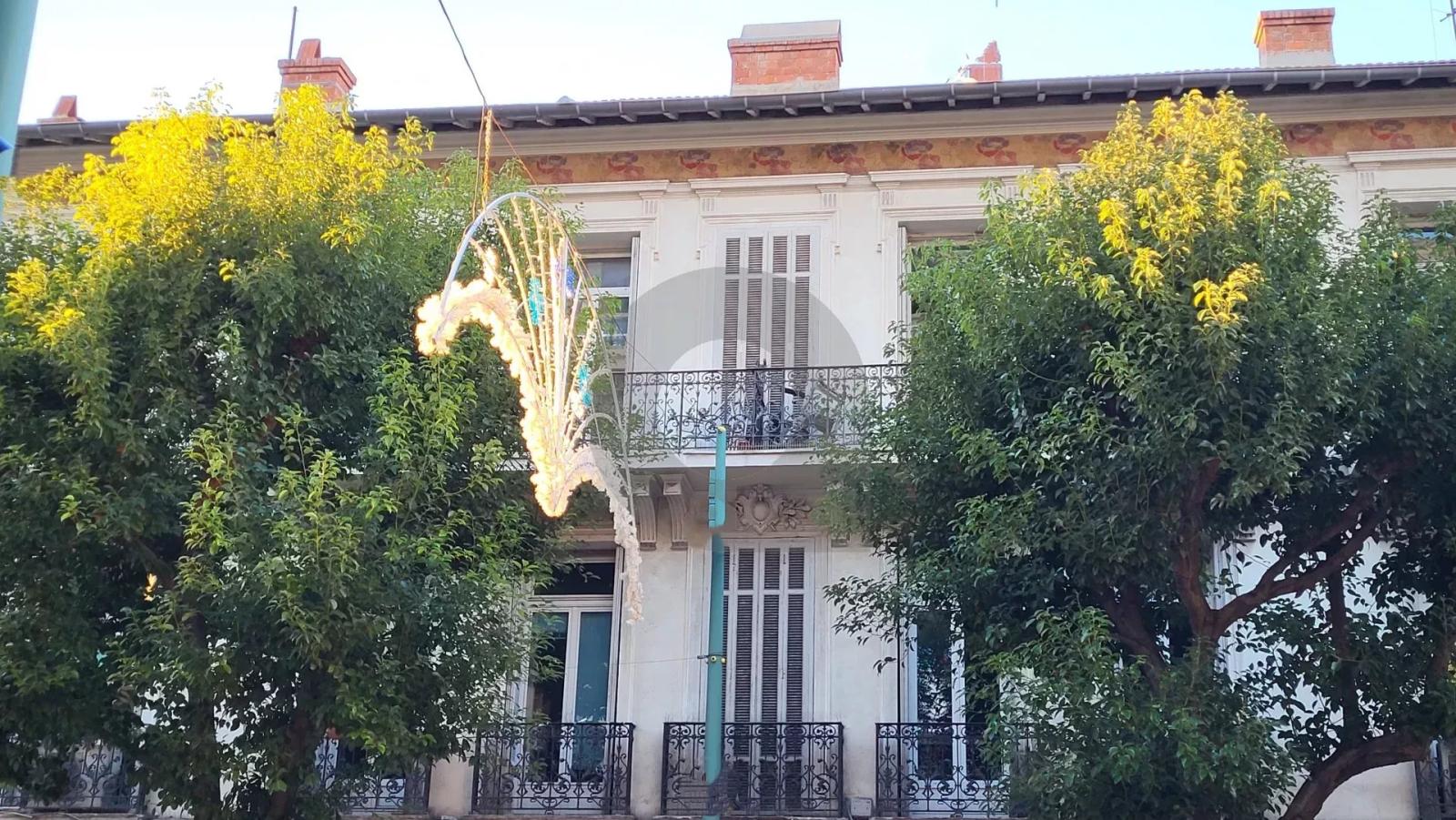 Menton - Appartement 4 Pièces avec deux balcons