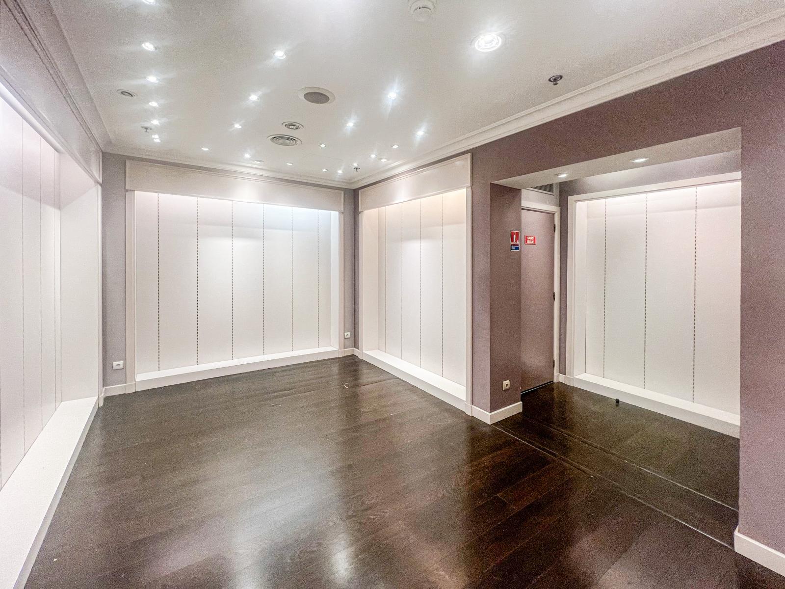EXCEPTIONNEL - METROPOLE - LOCAL COMMERCIAL