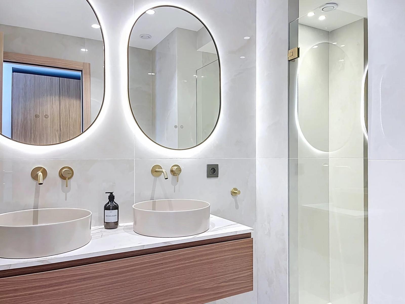 APPARTEMENT 4 PIECES  - CANNES PALM BEACH - VUE MER