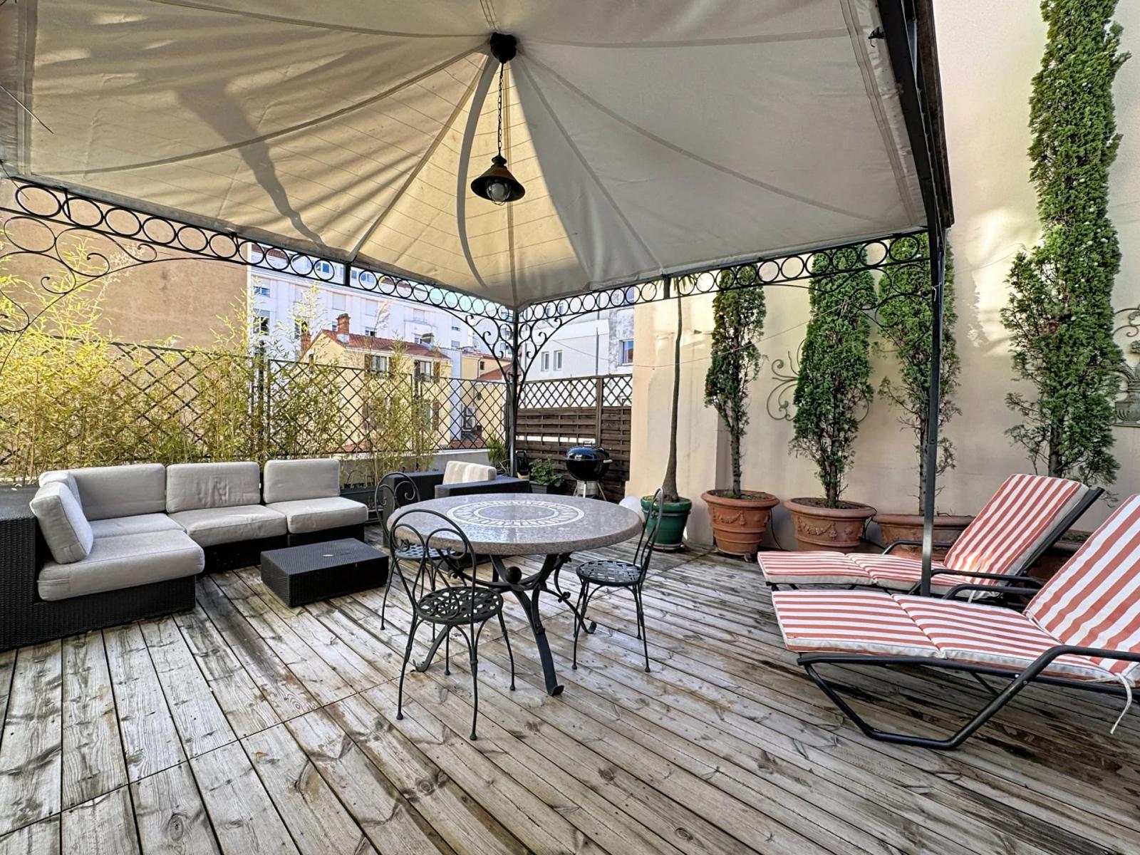 Appartement CANNES RUE HOCHE 3P TERRASSE