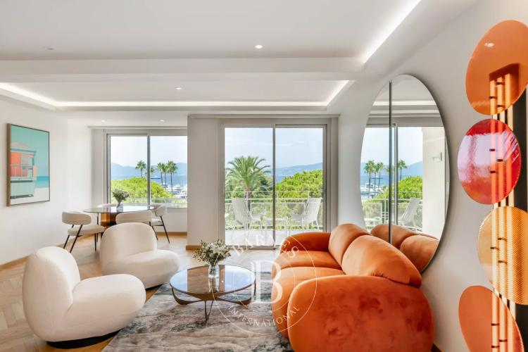 EXCLUSIVITÉ CANNES CROISETTE - 3 PIÈCES - TERRASSE - VUE MER