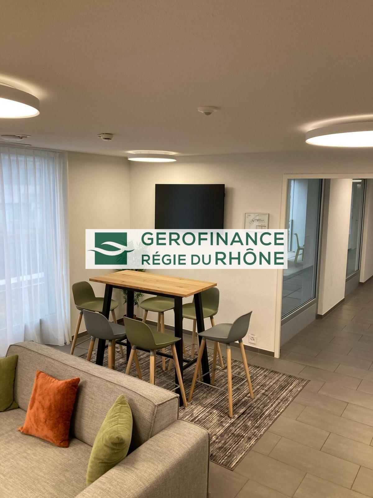 Studio meublé Large d'environ 32m2