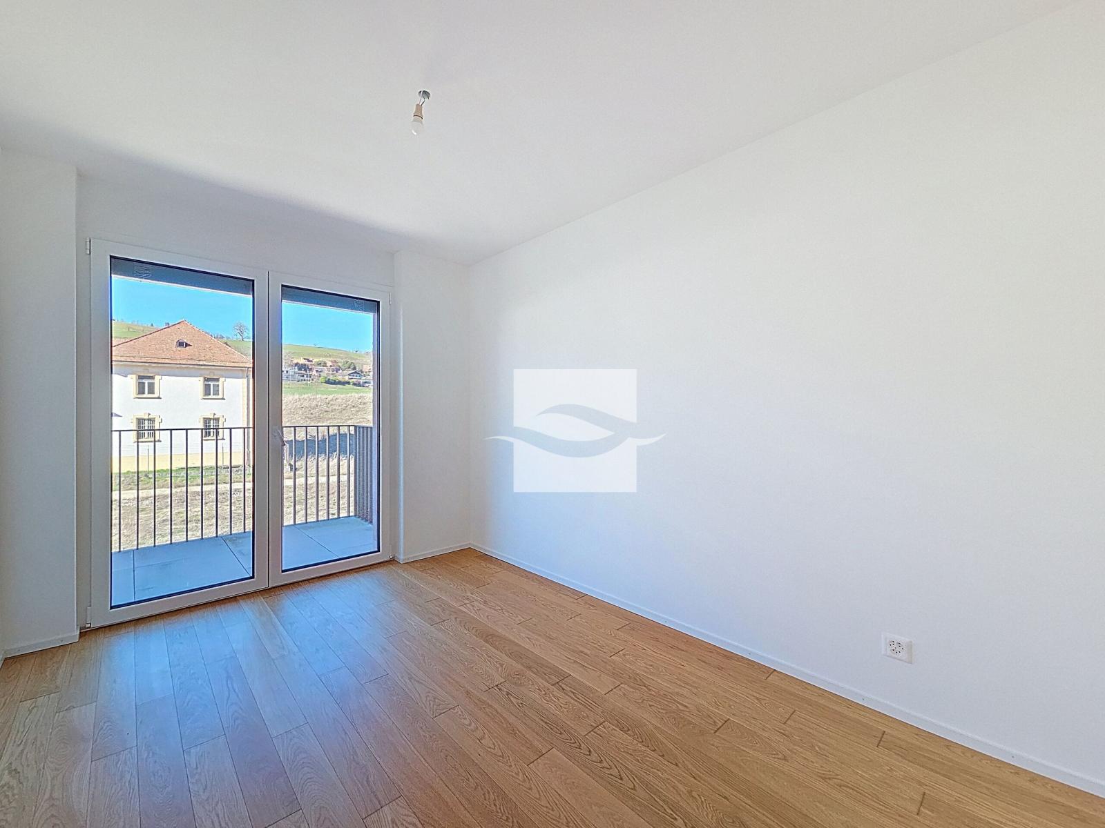 Bel appartement neuf avec deux balcons