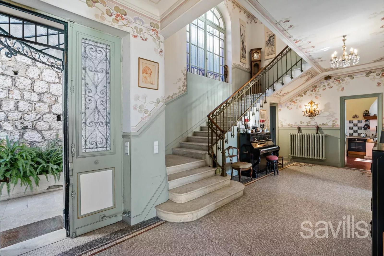 Villa Belle Epoque à la frontière Monegasque