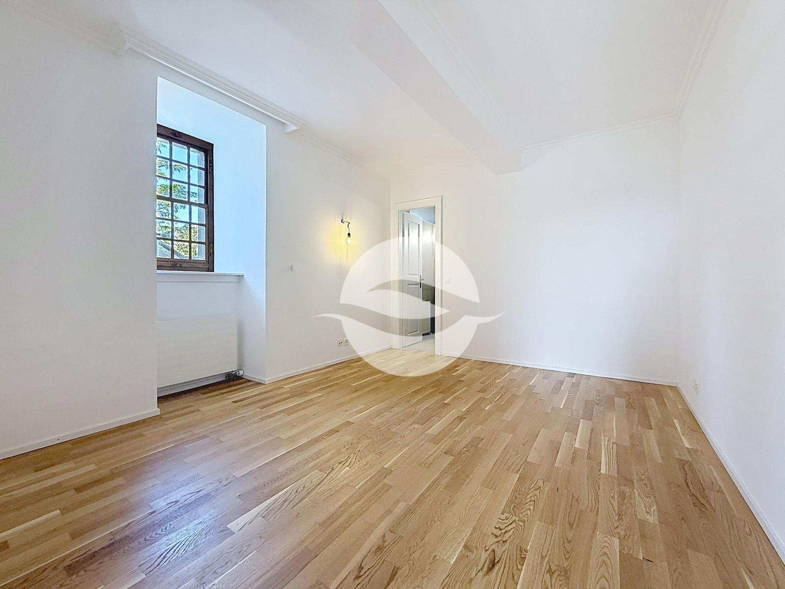 Duplex de 6,5 pièces avec grand jardin