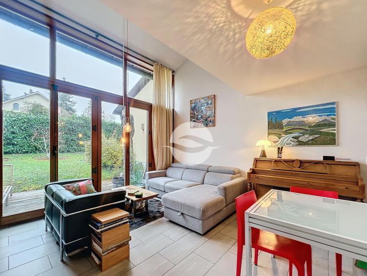 Charmante villa mitoyenne de 4.5 pièces, avec jardin arboré !