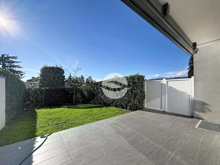 Très belle villa mitoyenne contemporaine