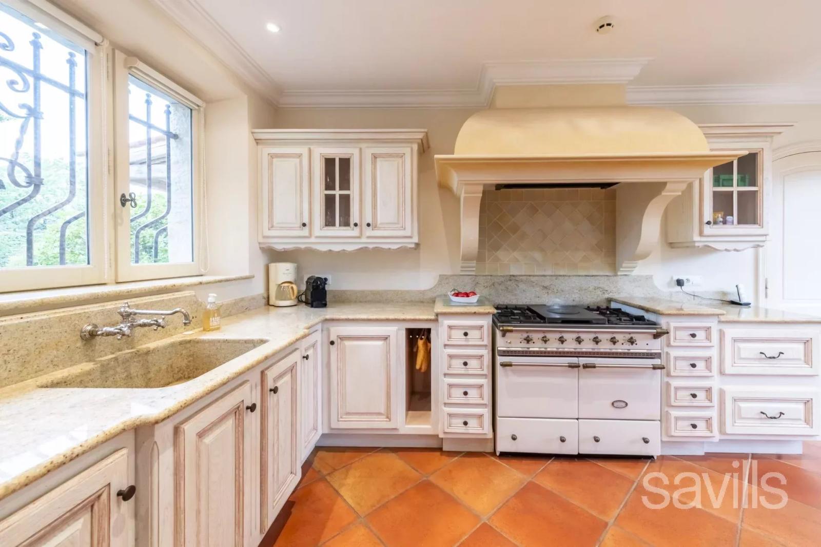 Élégante villa dans le domaine de Terre Blanche.