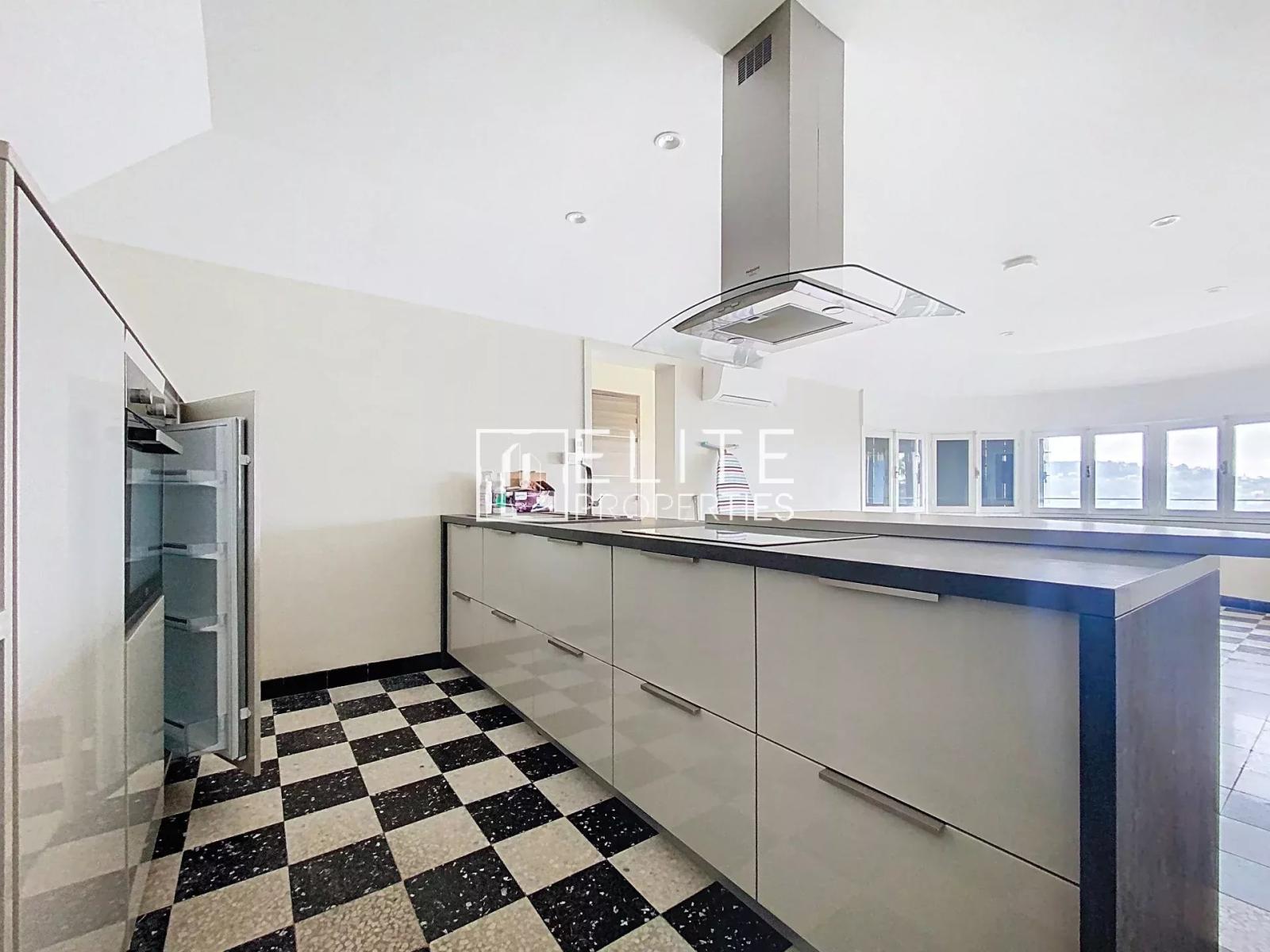 Appartement  3 PIECES 81m2 - GRASSE